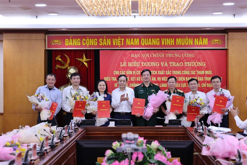 Tổng cục Thi hành án dân sự được tặng thưởng vì có thành tích xuất sắc trong phòng, chống tham nhũng